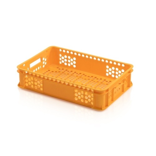 Plastic tote box