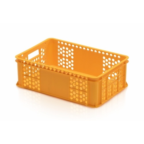Plastic tote box